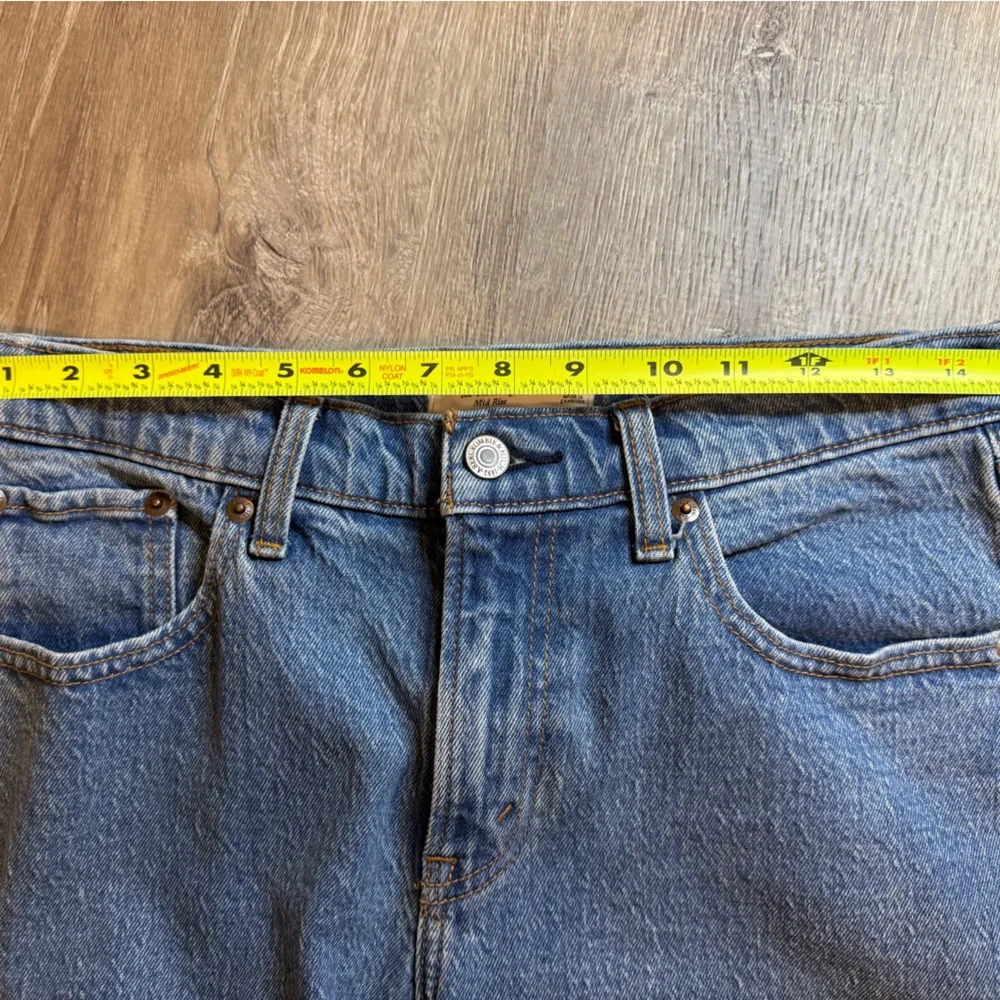 Abercrombie Curve Love Mid Rise 90s Straight Jean Size 28 - Picture 5 of 8